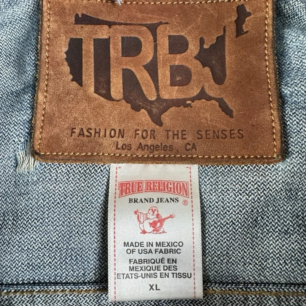 True Religion Jacket Mens XL Kyle Buckle Back Denim Snap Trucker‎ Distressed